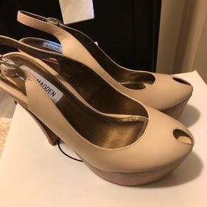 Steve Madden  heel size 6